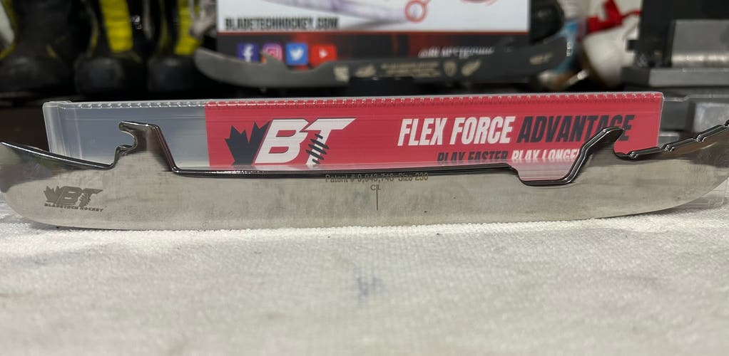 Bladetech mirror polished steel size 230 blades CCM XS