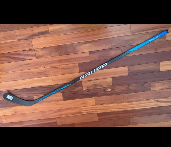 NEW-> Bauer Nexus Sync Senior Stick 87 Flex P28 RH