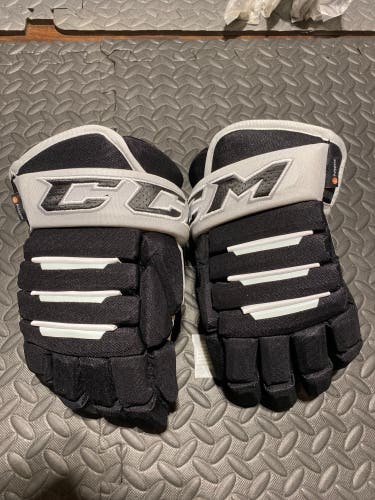 CCM 13" Tacks 4 roll pro 2 Gloves Black/White