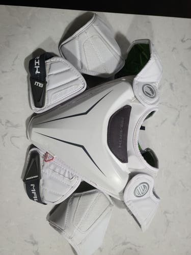 Used Adult Small Maverik M5 Shoulder Pads