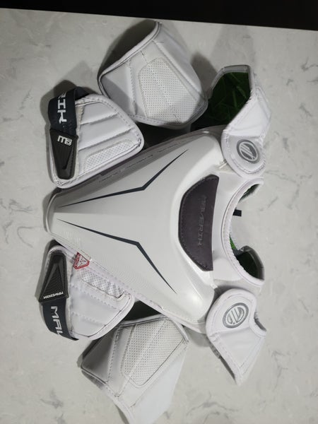 Used Adult Small Maverik M5 Shoulder Pads