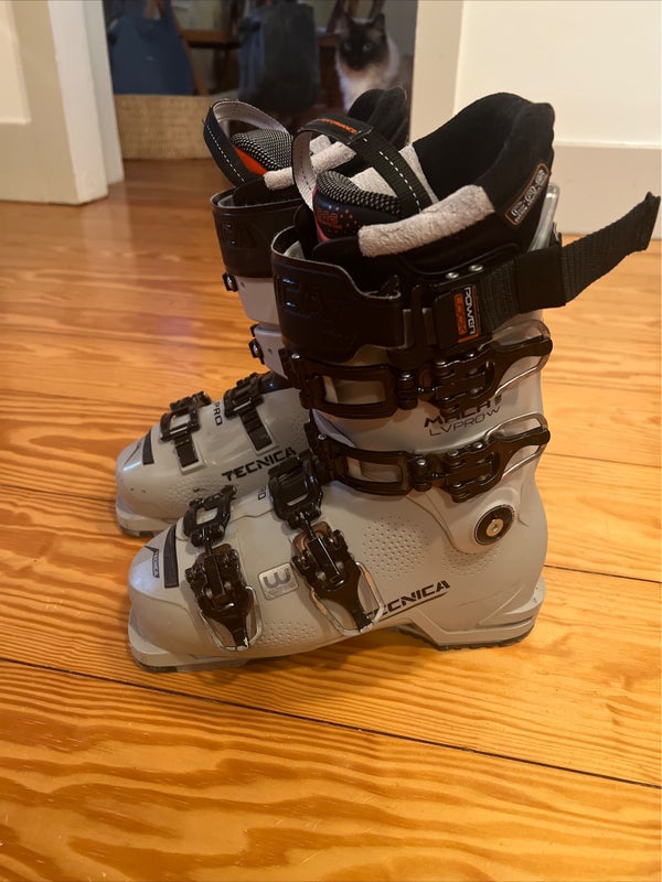 Tecnica Mach 1 110 LV Ski Boots - Used — Vermont Ski and Sport