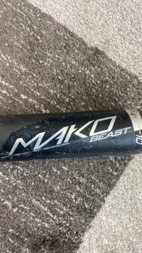 Used 2017 Composite (-10) 22 oz 32" Mako Beast Bat