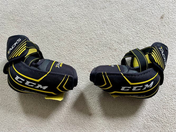 CCM Tacks Elbow Pads - Senior Small