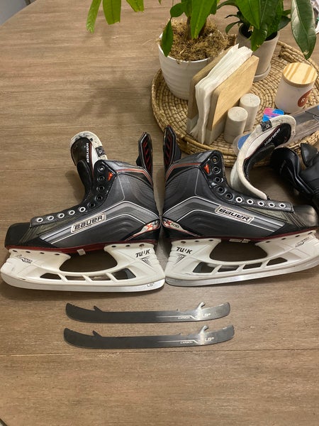 Used Bauer Extra Wide Width Size 10 Vapor X700 Hockey Skates