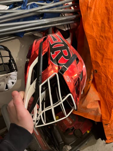 Player's Cascade S Helmet