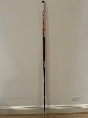 Senior Left Hand P28 Vapor Hyperlite Hockey Stick