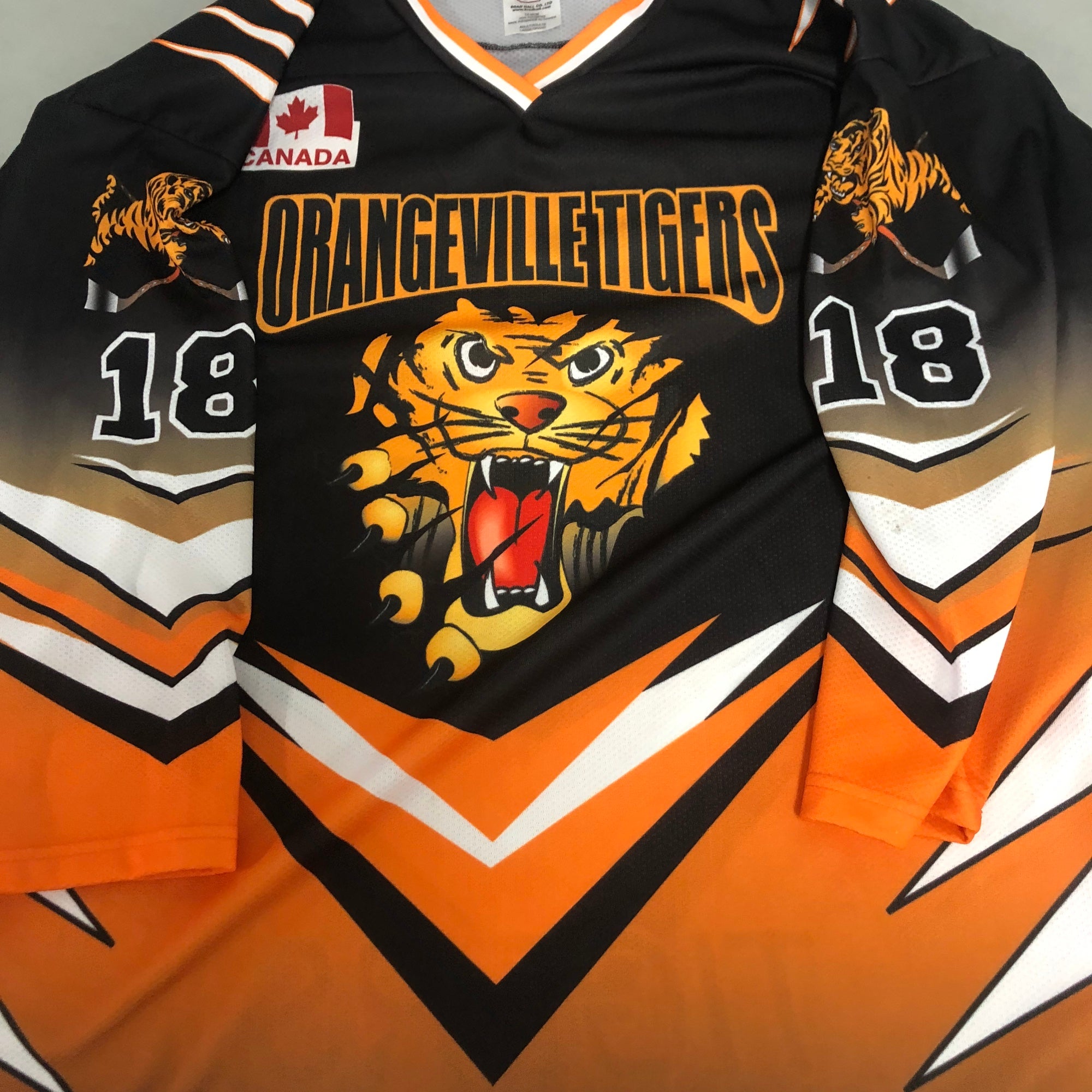 Orangeville Tigers mens large #18 BROWN game jersey