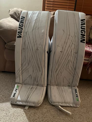35" Vaughn Pro Stock SLR3 Pro Carbon Goalie Leg Pads