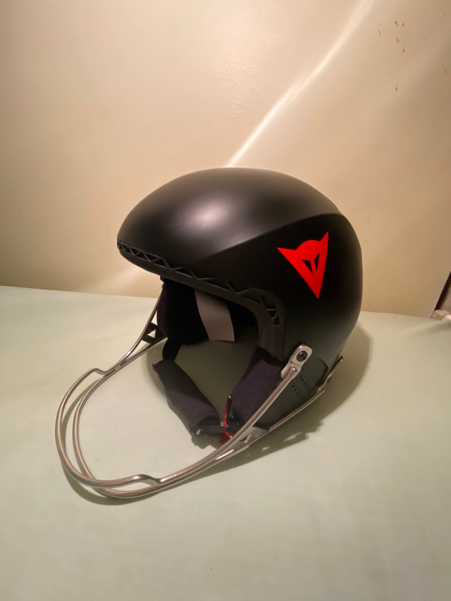 Rastløs tjener Rynke panden Brand New Unisex Medium Dainese Helmet With Chin Guard | SidelineSwap