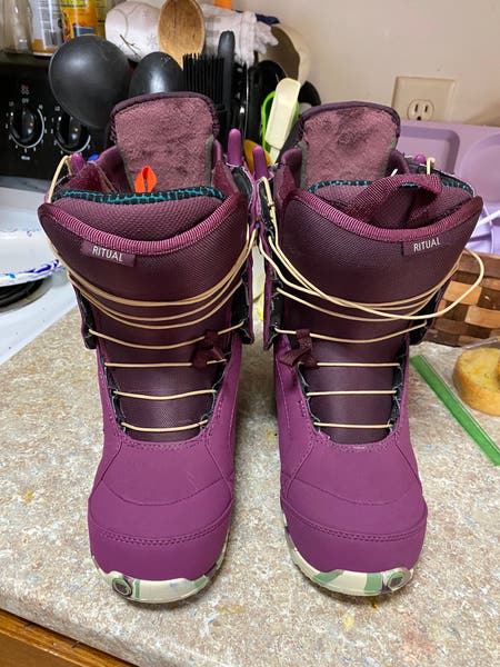 Burton Ritual Women's Snowboard Boots Size Women's 6 Sz Purple