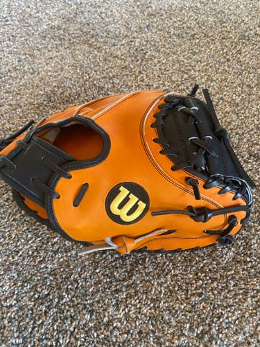 New Right Hand Throw Wilson Catcher's A2000 Baseball Glove 32.5"