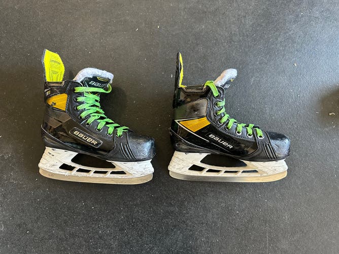 Used Bauer Regular Width Size Youth 13.5 Supreme 3S Pro Hockey Skates