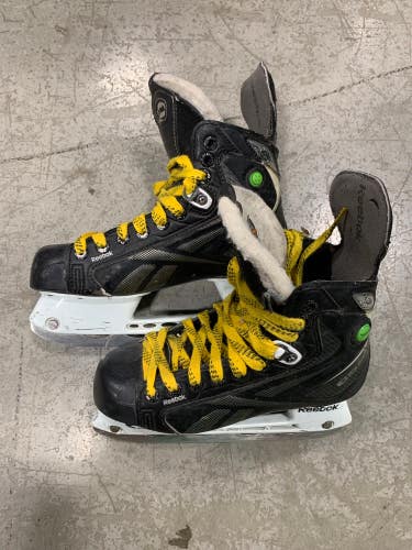 Used Junior Reebok 14K Hockey Skates (Regular) - Size: 4.0