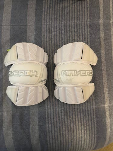 Medium Maverik Max Arm Pads