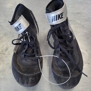 Used Nike Senior 9.5 Wrestling Shoes