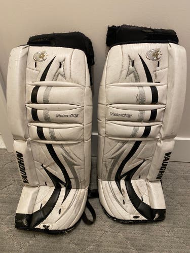 24" Vaughn VPG 7100 Goalie Leg Pads