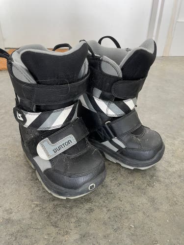 Burton kids / toddler snowboard boots, size 11