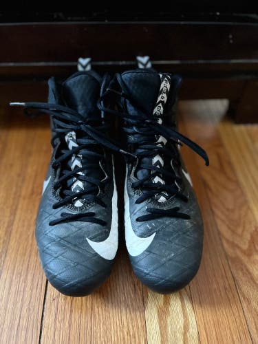 Men's Size 12 (Women's 13) Low Top Field general