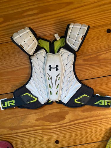Under Armour VFT Shoulder Pads Men's Medium
