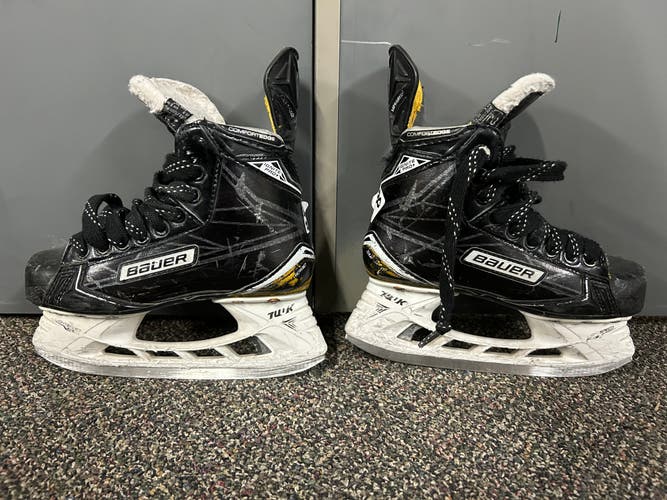 Junior Used Bauer Supreme Ignite Pro+ Hockey Skates Regular Width Size 2