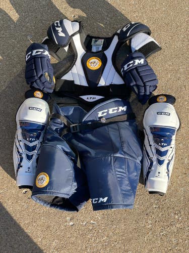 Junior Large CCM Little Predators Youth Pad Set