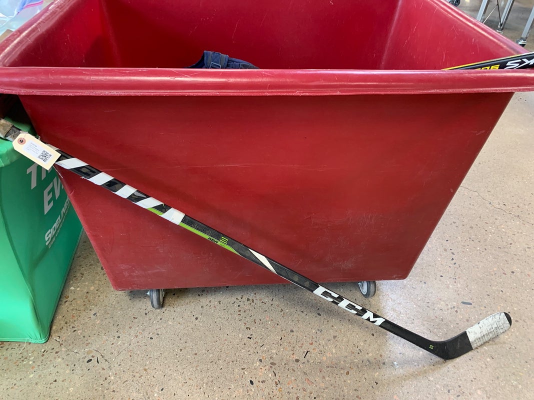 Easton RH Pro Stock Hockey Sticks for Sale in Yorba Linda, CA - OfferUp