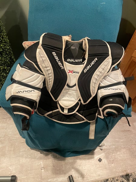 Used Small Bauer Vapor X900 Goalie Chest Protector