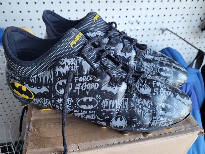 Used Men's Size 10 Molded Cleats Low Top Velocity 1.0