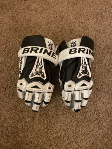 *BRAND NEW* Brine king 5 lacrosse gloves
