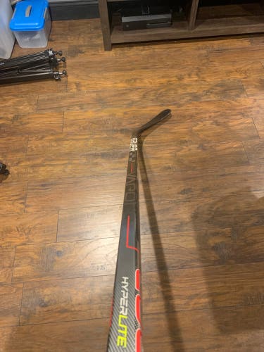 Senior Right Handed P92  Vapor Hyperlite Hockey Stick