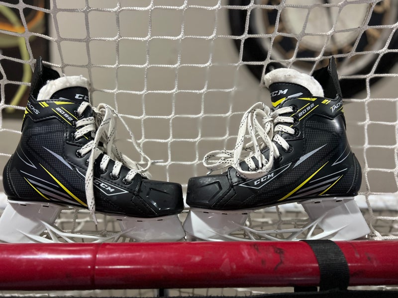Youth Used CCM Tacks 2092 Hockey Skates Regular Width Size 2