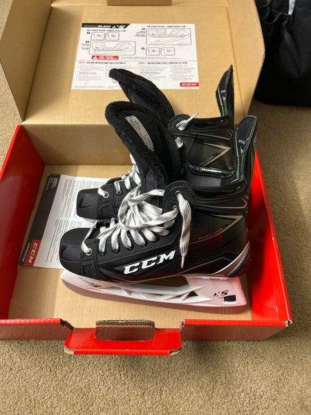 Like New CCM RibCor Titanium Hockey Skates Size 8