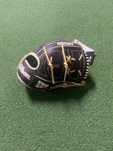 Pitcher's 12" A2000 Baseball Glove