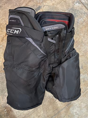 Senior Large CCM Vector V08 hockey pants
