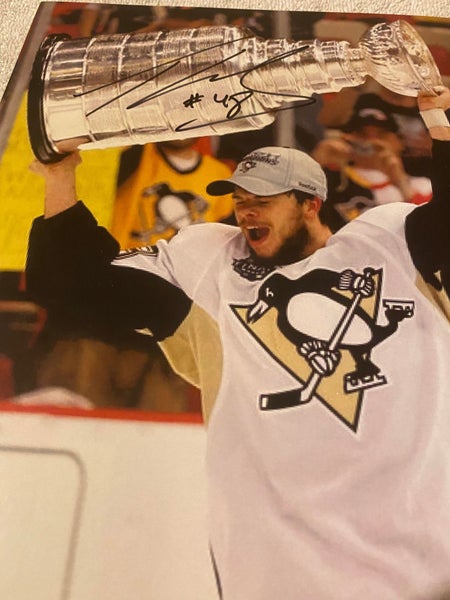 Tyler Kennedy Signed Autographed Photo Pittsburgh Penguins