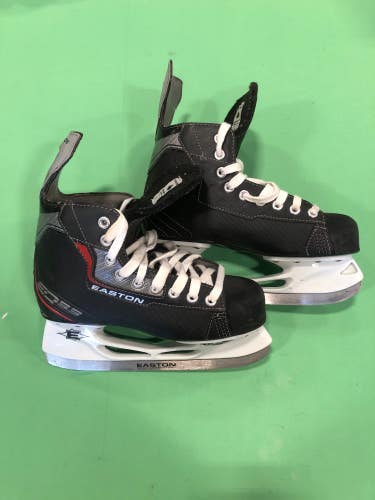 Used Junior Easton Synergy EQ Hockey Skates (Regular) - Size: 5.0