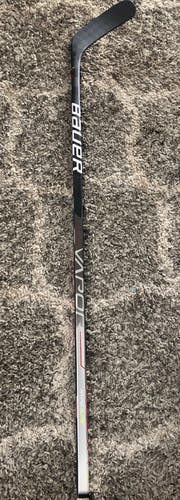 Senior Right Handed P92M Vapor Hyperlite Hockey Stick