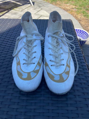 HaloTeam Men's Soccer/Lacrosse/Football Turf Shoes - Used Size 9.5 (Women's 10.5)