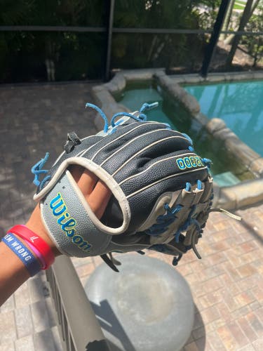 Infield 11.5" A2000 Baseball Glove