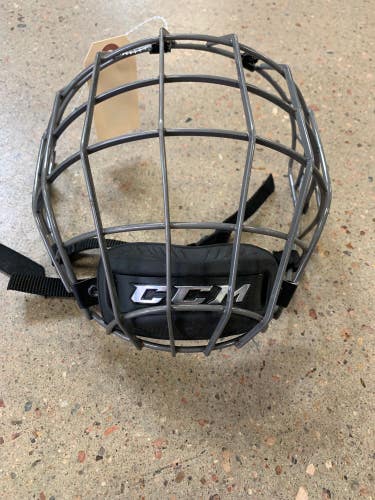 Used Medium CCM FM680 Full Cage