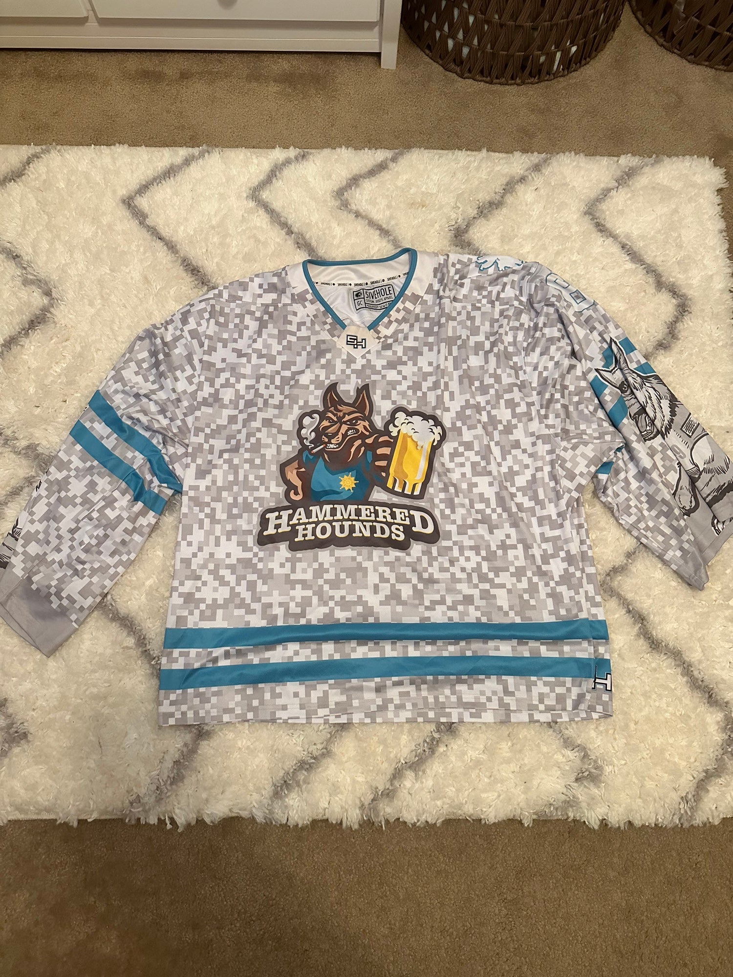 Source Custom hockey jersey with hood canada goalie cut hockey