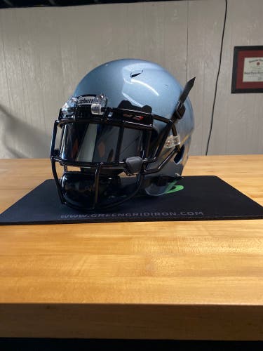 New Large Schutt Vengeance Z10 Helmet