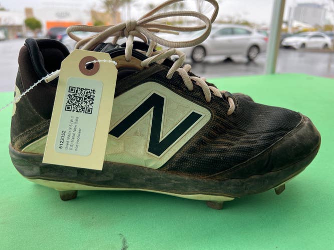 Used Men's 9.5 (W 10.5) Metal New Balance Footwear