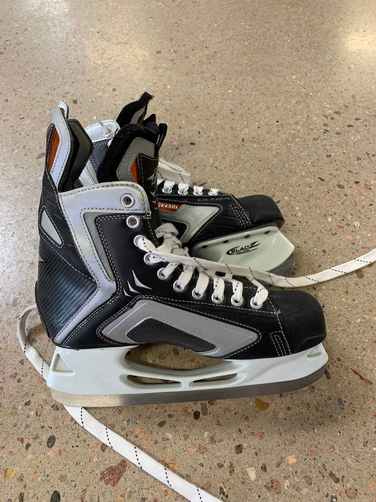 EASTON S7 Size 5.0 D Retail Worn Used Hockey Skates