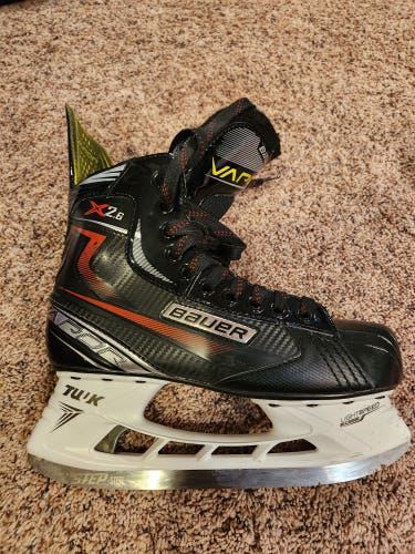Senior Used Bauer Vapor X2.6 Hockey Skates Regular Width Size 7