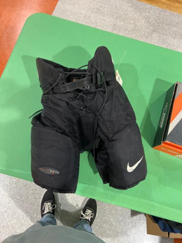 Junior Used Medium Nike Supreme Ignite Pro Hockey Pants