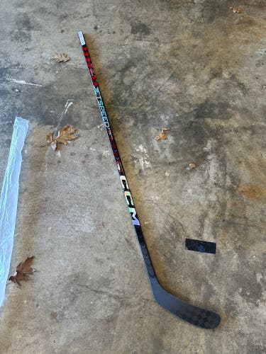 Senior Right Handed P28 Pro Stock JetSpeed FT5 Pro Hockey Stick