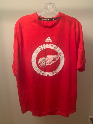 Detroit Red Wings NHL Adidas DriFit T shirt mens Large
