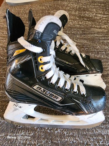 Junior Used Bauer Hockey Skates Regular Width Size 3